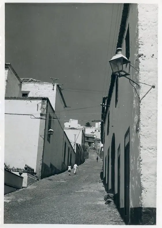 Calle Fernández Ferraz - Plaza de Santo Domingo